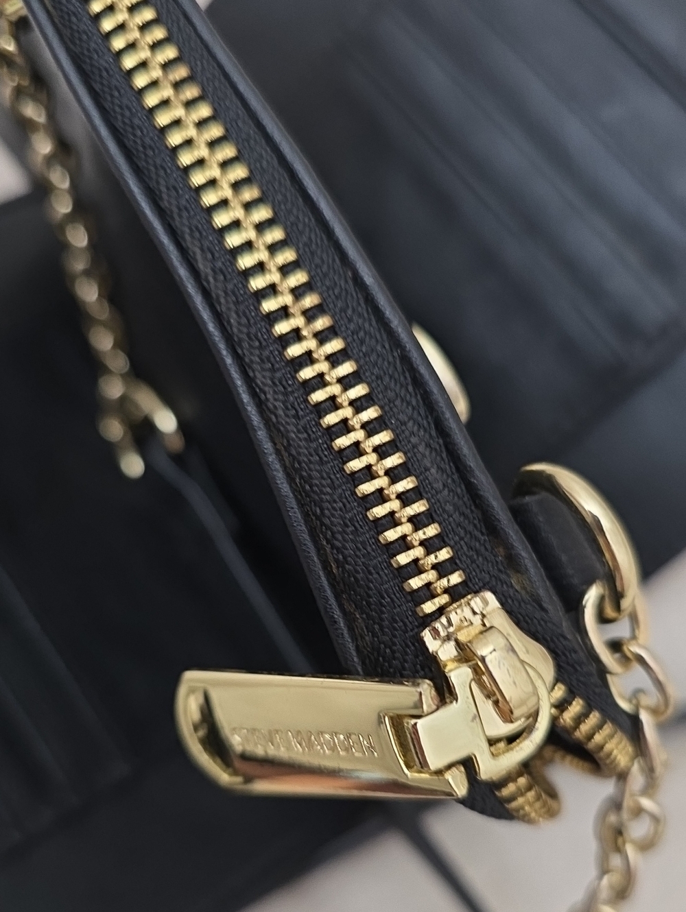 Steve Madden Black Floral Crossbody Bag Gold Chain Convertible Purse Wristlet - Picture 7 of 12